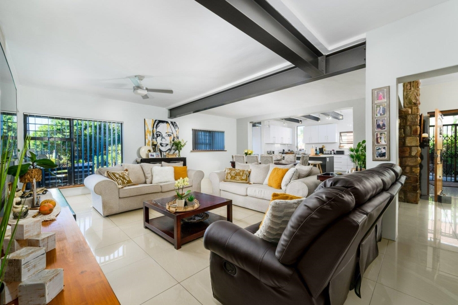 8 Bedroom Property for Sale in Summerstrand Eastern Cape